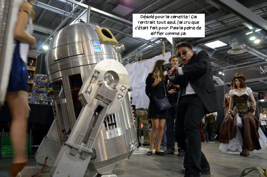 Jake (face à R2D2): Désolé pour la canette! Ca rentrait tout seul, j'ai cru que c'était fait pour. Pas la peine de siffler comme ça.